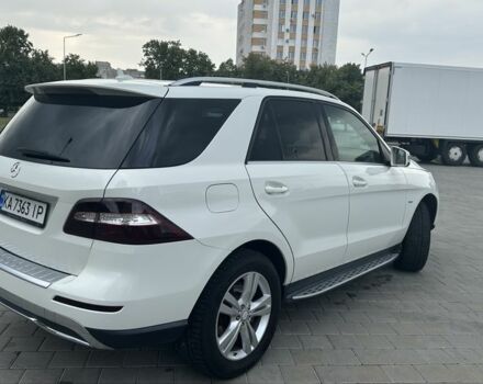 Белый Мерседес МЛ, объемом двигателя 3 л и пробегом 254 тыс. км за 17900 $, фото 2 на Automoto.ua