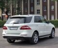 Білий Мерседес МЛ, об'ємом двигуна 3.5 л та пробігом 197 тис. км за 17000 $, фото 3 на Automoto.ua