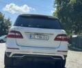 Белый Мерседес МЛ, объемом двигателя 3 л и пробегом 217 тыс. км за 22500 $, фото 6 на Automoto.ua