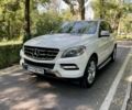 Белый Мерседес МЛ, объемом двигателя 3 л и пробегом 134 тыс. км за 23600 $, фото 1 на Automoto.ua