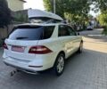 Белый Мерседес МЛ, объемом двигателя 3 л и пробегом 300 тыс. км за 19800 $, фото 2 на Automoto.ua