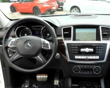 Белый Мерседес МЛ, объемом двигателя 3.5 л и пробегом 142 тыс. км за 6555 $, фото 5 на Automoto.ua