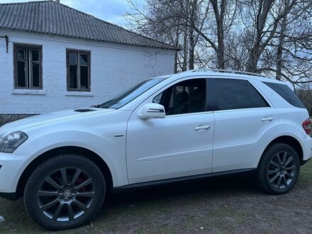 Мерседес МЛ 2011 у Хороле на Automoto.ua Білий Мерседес МЛ, об'ємом двигуна 3 л та пробігом 300 тис. км за 14000 $, фото 1 на Automoto.ua