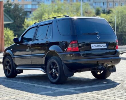 Чорний Мерседес МЛ, об'ємом двигуна 2.3 л та пробігом 350 тис. км за 4999 $, фото 5 на Automoto.ua