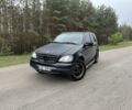 Чорний Мерседес МЛ, об'ємом двигуна 3.2 л та пробігом 358 тис. км за 3850 $, фото 1 на Automoto.ua
