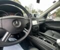 Чорний Мерседес МЛ, об'ємом двигуна 3 л та пробігом 297 тис. км за 12099 $, фото 16 на Automoto.ua
