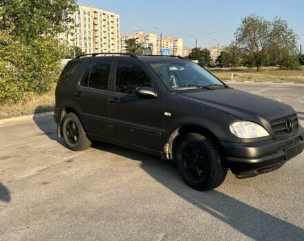 Чорний Мерседес МЛ, об'ємом двигуна 2.7 л та пробігом 240 тис. км за 5299 $, фото 3 на Automoto.ua