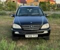 Чорний Мерседес МЛ, об'ємом двигуна 2.7 л та пробігом 276 тис. км за 3950 $, фото 2 на Automoto.ua