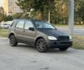 Черный Мерседес МЛ, объемом двигателя 2.7 л и пробегом 310 тыс. км за 2000 $, фото 4 на Automoto.ua
