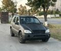 Черный Мерседес МЛ, объемом двигателя 2.7 л и пробегом 310 тыс. км за 2000 $, фото 2 на Automoto.ua