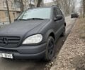 Черный Мерседес МЛ, объемом двигателя 0 л и пробегом 1000 тыс. км за 4200 $, фото 1 на Automoto.ua
