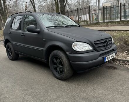 Черный Мерседес МЛ, объемом двигателя 0 л и пробегом 1000 тыс. км за 4200 $, фото 3 на Automoto.ua