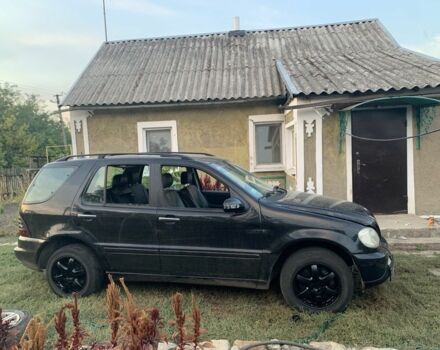 Черный Мерседес МЛ, объемом двигателя 0 л и пробегом 363 тыс. км за 1600 $, фото 5 на Automoto.ua