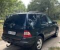 Черный Мерседес МЛ, объемом двигателя 2.7 л и пробегом 340 тыс. км за 4000 $, фото 5 на Automoto.ua