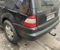 Черный Мерседес МЛ, объемом двигателя 5 л и пробегом 295 тыс. км за 8500 $, фото 3 на Automoto.ua