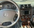 Черный Мерседес МЛ, объемом двигателя 5 л и пробегом 375 тыс. км за 8500 $, фото 12 на Automoto.ua