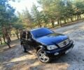 Чорний Мерседес МЛ, об'ємом двигуна 2.7 л та пробігом 500 тис. км за 7500 $, фото 1 на Automoto.ua