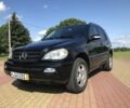 Черный Мерседес МЛ, объемом двигателя 2.7 л и пробегом 315 тыс. км за 4799 $, фото 1 на Automoto.ua