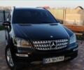 Черный Мерседес МЛ, объемом двигателя 3.5 л и пробегом 265 тыс. км за 8600 $, фото 6 на Automoto.ua
