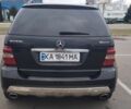 Черный Мерседес МЛ, объемом двигателя 3.5 л и пробегом 265 тыс. км за 10300 $, фото 5 на Automoto.ua