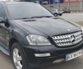 Черный Мерседес МЛ, объемом двигателя 3.5 л и пробегом 265 тыс. км за 10300 $, фото 2 на Automoto.ua