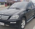 Черный Мерседес МЛ, объемом двигателя 3.5 л и пробегом 265 тыс. км за 10300 $, фото 1 на Automoto.ua
