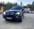 Черный Мерседес МЛ, объемом двигателя 0 л и пробегом 446 тыс. км за 5000 $, фото 1 на Automoto.ua