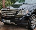 Чорний Мерседес МЛ, об'ємом двигуна 3.5 л та пробігом 253 тис. км за 9500 $, фото 5 на Automoto.ua