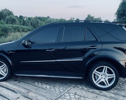 Чорний Мерседес МЛ, об'ємом двигуна 6.2 л та пробігом 1000 тис. км за 12500 $, фото 5 на Automoto.ua