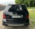 Черный Мерседес МЛ, объемом двигателя 3.5 л и пробегом 322 тыс. км за 7100 $, фото 3 на Automoto.ua
