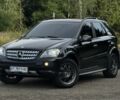Черный Мерседес МЛ, объемом двигателя 3 л и пробегом 268 тыс. км за 9999 $, фото 1 на Automoto.ua
