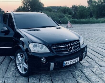 Чорний Мерседес МЛ, об'ємом двигуна 6.2 л та пробігом 1000 тис. км за 12500 $, фото 1 на Automoto.ua
