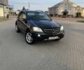 Черный Мерседес МЛ, объемом двигателя 0 л и пробегом 230 тыс. км за 12500 $, фото 1 на Automoto.ua