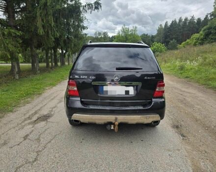 Черный Мерседес МЛ, объемом двигателя 3 л и пробегом 290 тыс. км за 6500 $, фото 9 на Automoto.ua