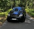 Черный Мерседес МЛ, объемом двигателя 3.5 л и пробегом 420 тыс. км за 9800 $, фото 1 на Automoto.ua