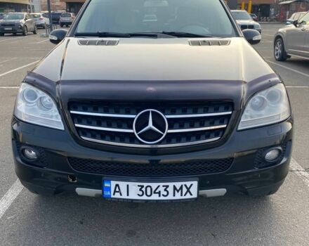 Чорний Мерседес МЛ, об'ємом двигуна 3.5 л та пробігом 266 тис. км за 8200 $, фото 1 на Automoto.ua