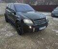 Чорний Мерседес МЛ, об'ємом двигуна 6.2 л та пробігом 218 тис. км за 14500 $, фото 10 на Automoto.ua
