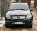 Чорний Мерседес МЛ, об'ємом двигуна 3 л та пробігом 280 тис. км за 11900 $, фото 1 на Automoto.ua