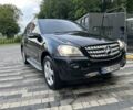 Черный Мерседес МЛ, объемом двигателя 3.5 л и пробегом 230 тыс. км за 11000 $, фото 1 на Automoto.ua