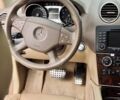 Черный Мерседес МЛ, объемом двигателя 6.2 л и пробегом 166 тыс. км за 13500 $, фото 5 на Automoto.ua