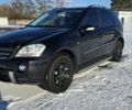 Чорний Мерседес МЛ, об'ємом двигуна 5.5 л та пробігом 199 тис. км за 11000 $, фото 1 на Automoto.ua