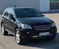 Черный Мерседес МЛ, объемом двигателя 3.5 л и пробегом 223 тыс. км за 9999 $, фото 6 на Automoto.ua
