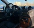Черный Мерседес МЛ, объемом двигателя 3.5 л и пробегом 223 тыс. км за 9999 $, фото 10 на Automoto.ua