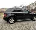 Черный Мерседес МЛ, объемом двигателя 3 л и пробегом 330 тыс. км за 17000 $, фото 1 на Automoto.ua