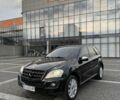 Черный Мерседес МЛ, объемом двигателя 3 л и пробегом 280 тыс. км за 14200 $, фото 1 на Automoto.ua