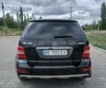 Чорний Мерседес МЛ, об'ємом двигуна 3.5 л та пробігом 138 тис. км за 17000 $, фото 3 на Automoto.ua