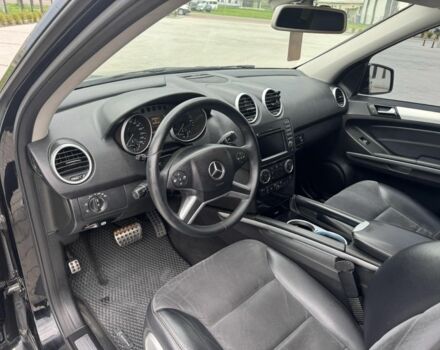 Черный Мерседес МЛ, объемом двигателя 3 л и пробегом 260 тыс. км за 14800 $, фото 5 на Automoto.ua