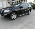 Чорний Мерседес МЛ, об'ємом двигуна 3 л та пробігом 280 тис. км за 16300 $, фото 1 на Automoto.ua