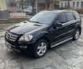 Черный Мерседес МЛ, объемом двигателя 3 л и пробегом 250 тыс. км за 17999 $, фото 1 на Automoto.ua