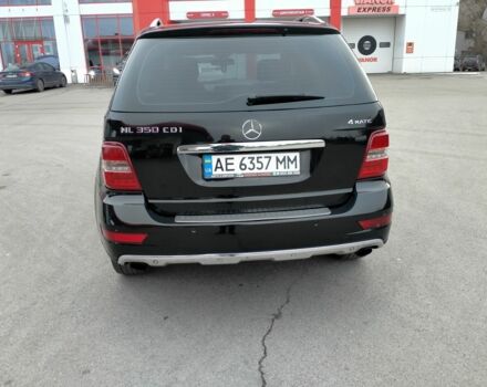 Черный Мерседес МЛ, объемом двигателя 3 л и пробегом 278 тыс. км за 16000 $, фото 6 на Automoto.ua